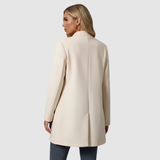 Natalia - Klasikinis moteriškas paltas su prigludusiu siluetu