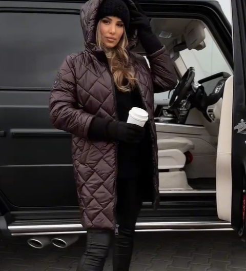 Bogna - Elegantiška pūkinė striukė su gobtuvu