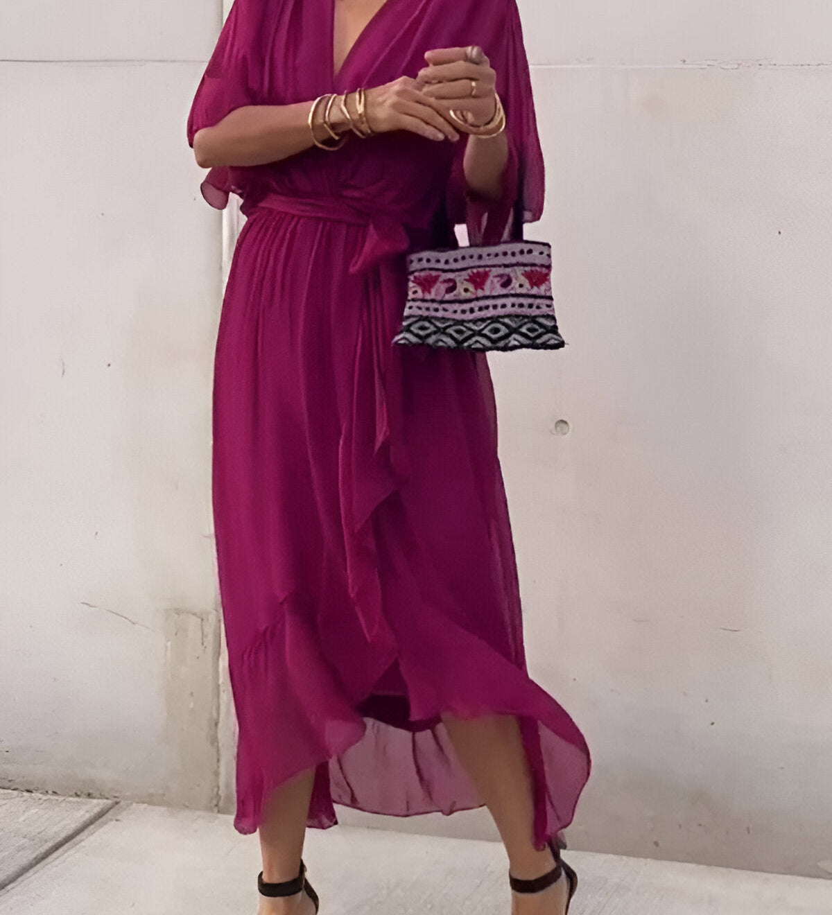 Zorina – Lengva šifono suknelė su V formos iškirpte