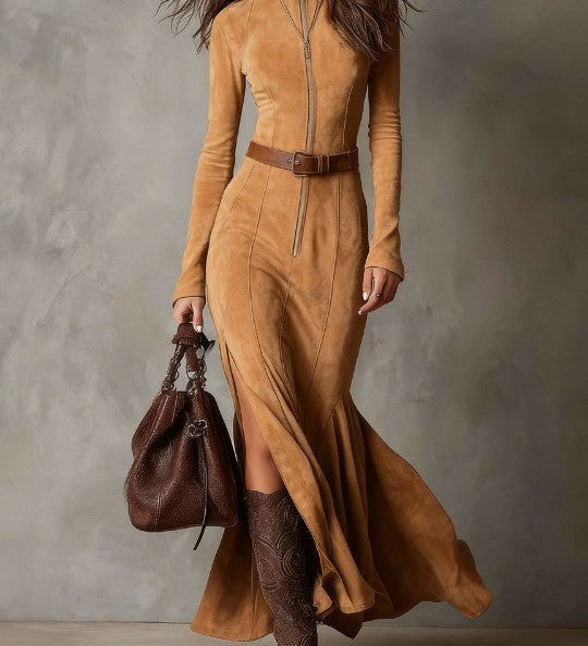 Adrianna | Ruda zomšinė maxi suknelė su diržu ir užtrauktuku