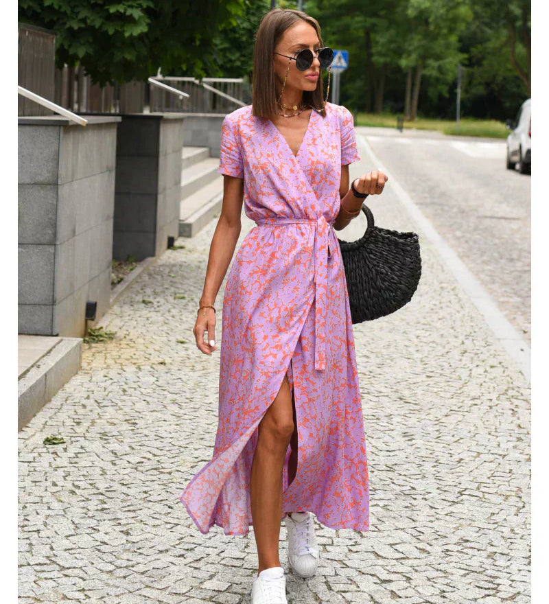 Julia - Elegantiška Suknelė su V-kaklu ir Figūrą Modeliuojančiu Kirpimu