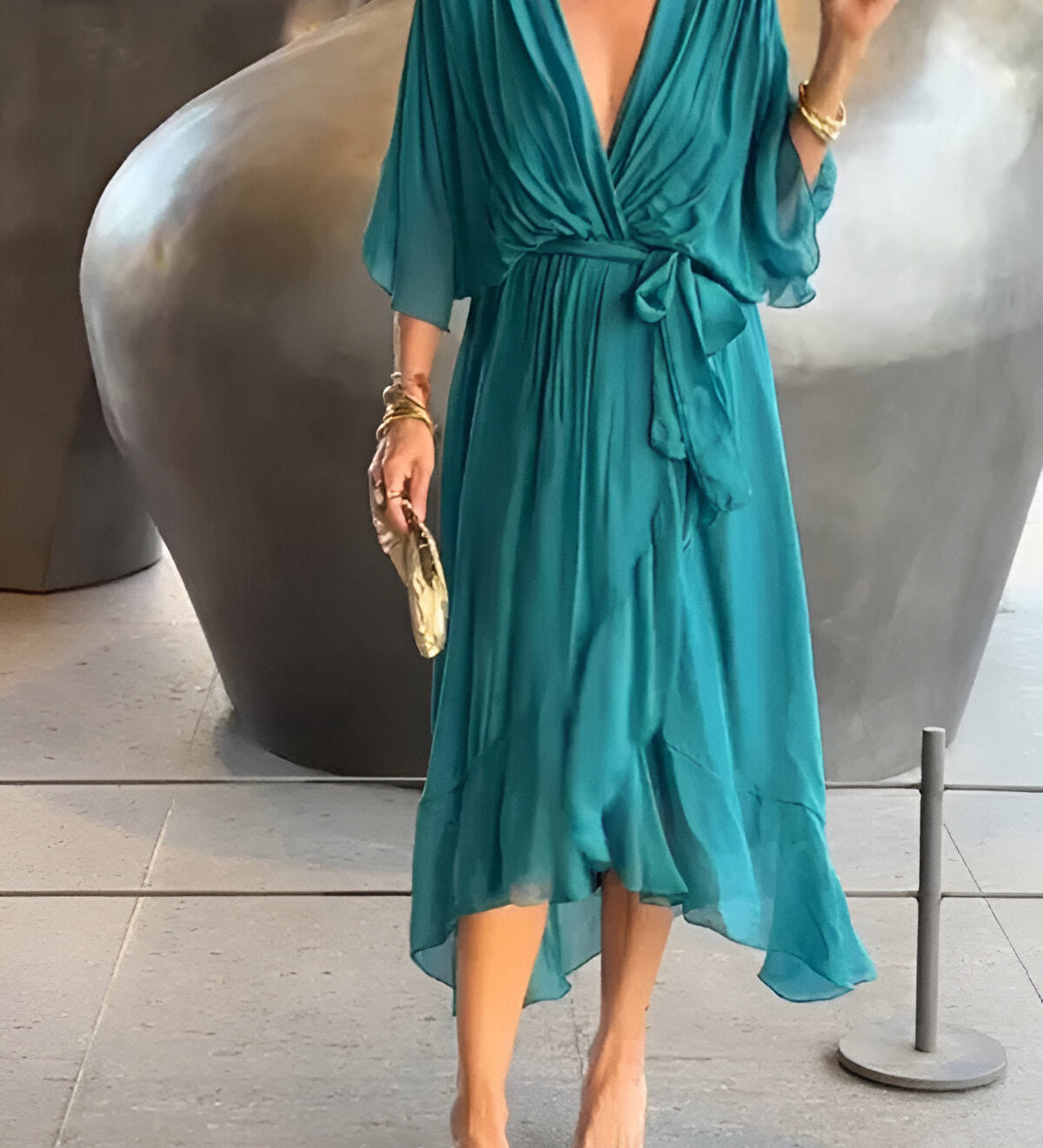 Zorina – Lengva šifono suknelė su V formos iškirpte