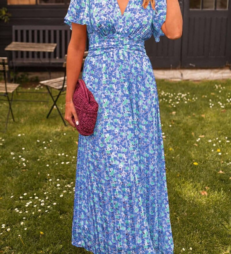 Jagna – Elegantiška maksi suknelė su V formos iškirpte